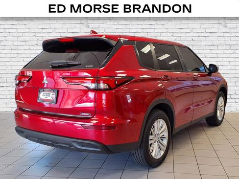 Used 2022 Mitsubishi Outlander ES image 5