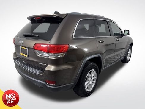 Used 2018 Jeep Grand Cherokee Laredo image 3