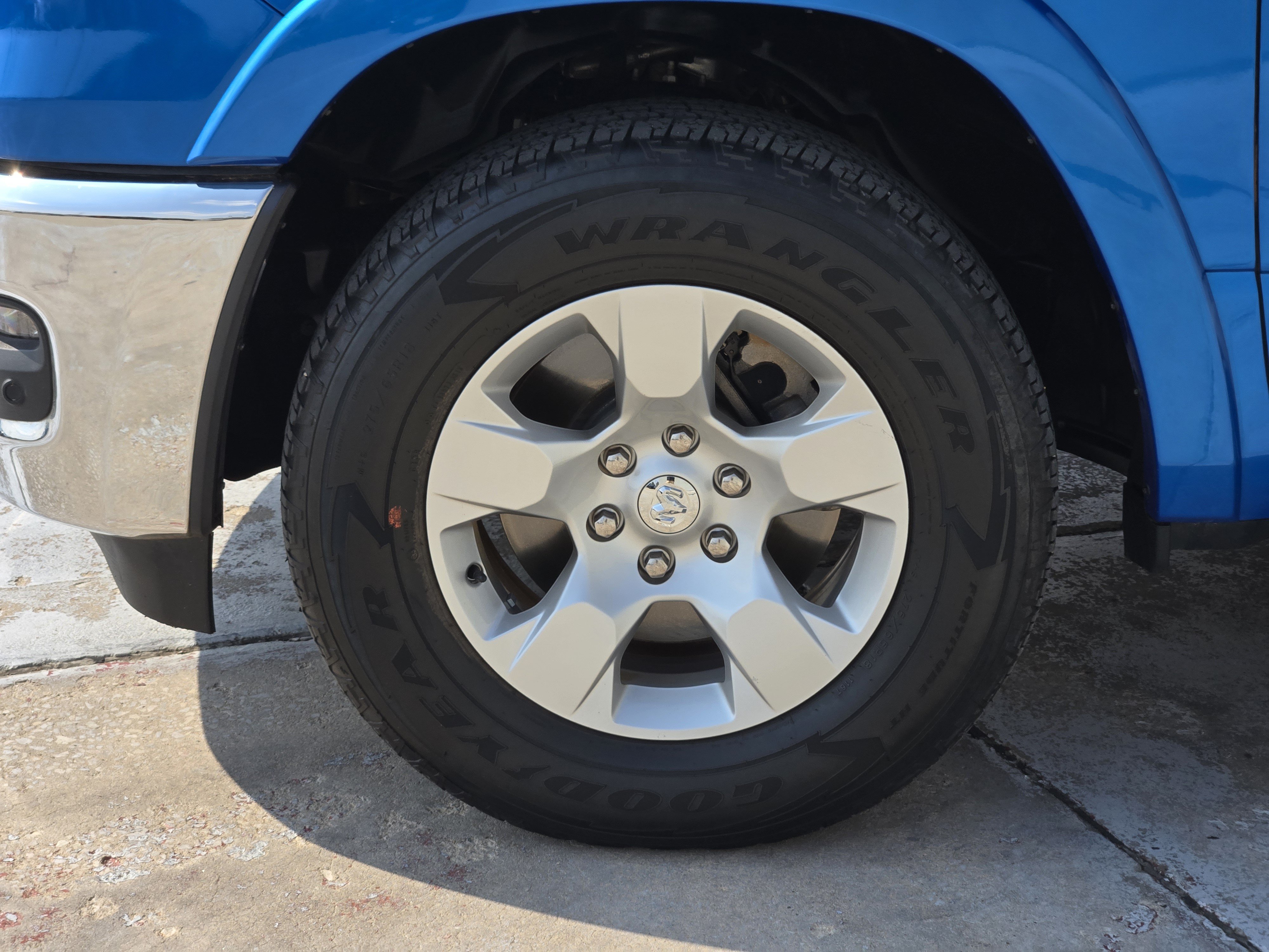 Used 2025 RAM 1500 Big Horn AWD/4WD image 13