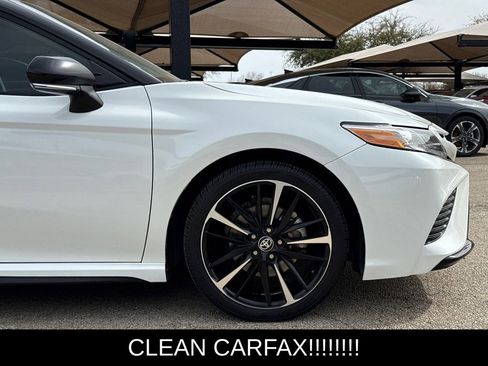 Used 2020 Toyota Camry XSE image 5