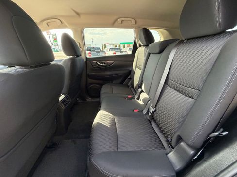 Used 2020 Nissan Rogue SV AWD/4WD image 25