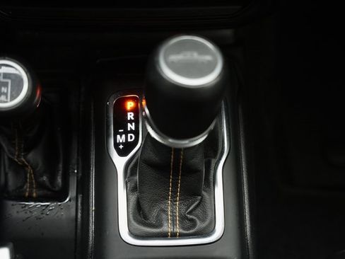 Used 2021 Jeep Gladiator Overland image 25