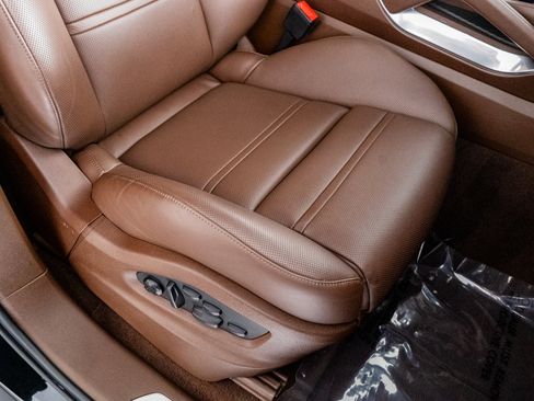 Used 2023 Porsche Cayenne Turbo image 31