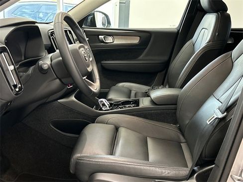 Certified 2025 Volvo XC40 B5 Plus image 10