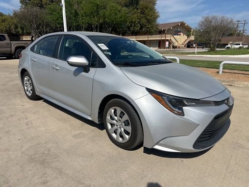 Used 2024 Toyota Corolla LE image 8
