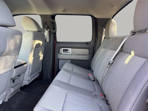 Used 2010 Ford F150 XLT image 11