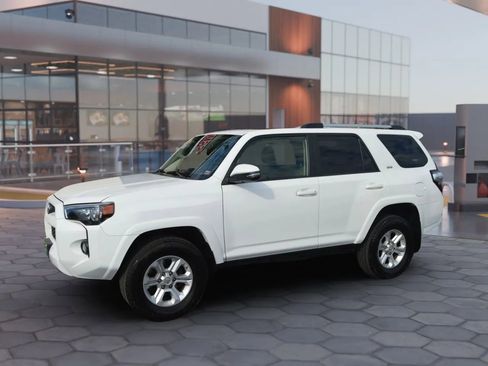 Used 2019 Toyota 4Runner SR5 Premium image 3
