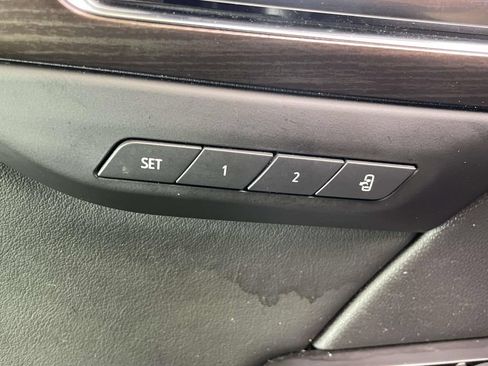 Used 2023 Buick Envision Avenir AWD/4WD image 31