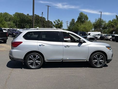 Used 2018 Nissan Pathfinder Platinum AWD/4WD image 14