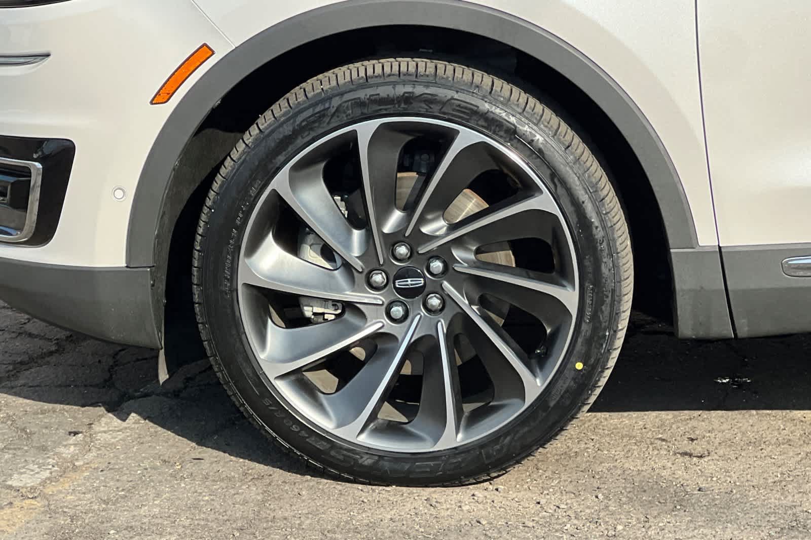 Used 2019 Lincoln Nautilus Reserve w/ Ultimate Package AWD/4WD image 36