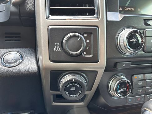 Used 2017 Ford F150 Lariat w/ Equipment Group 502A Luxury AWD/4WD image 34