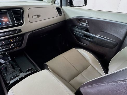 Used 2016 Kia Sedona SX Limited w/ Option Group 030 image 23