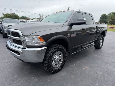 Used 2017 RAM 2500 Tradesman w/ Chrome Appearance Group AWD/4WD image 4