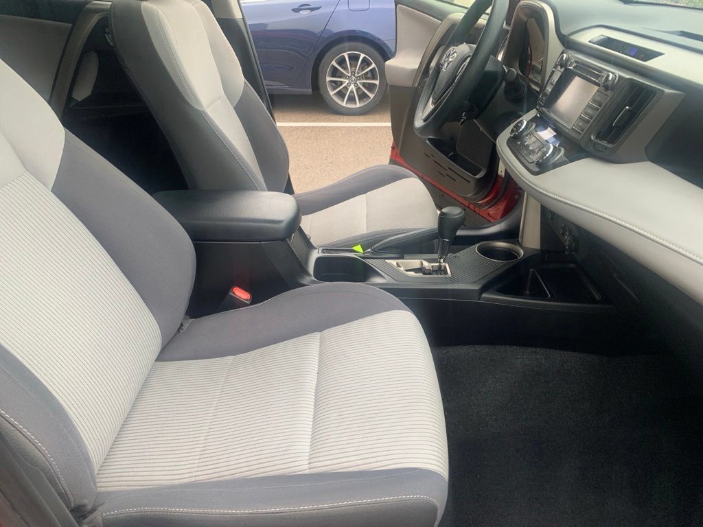 Used 2015 Toyota RAV4 XLE AWD/4WD image 15
