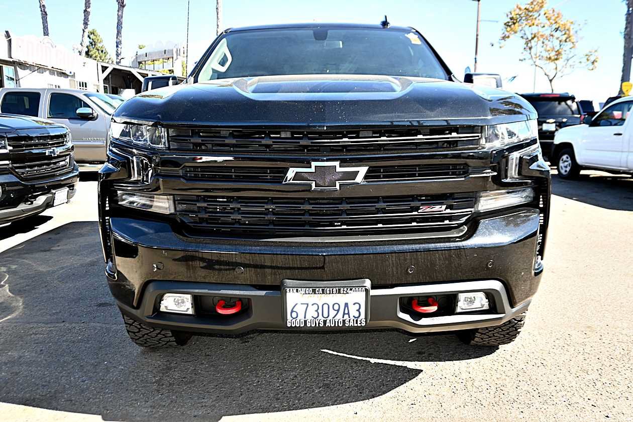 Used 2020 Chevrolet Silverado 1500 LT Trail Boss AWD/4WD image 2