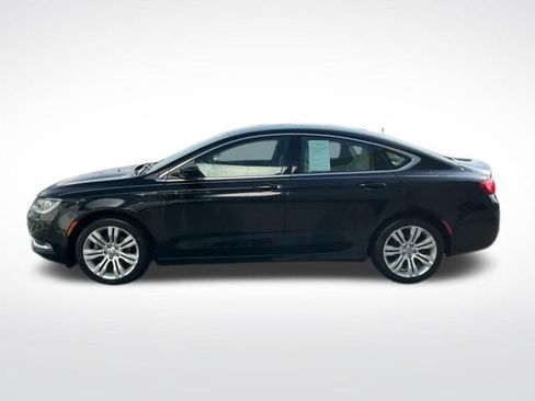 Used 2015 Chrysler 200 Limited w/ Convenience Group image 4