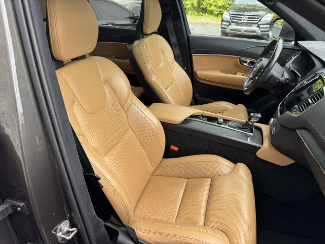 Used 2022 Volvo XC90 T6 Inscription w/ Lounge Package AWD/4WD image 40