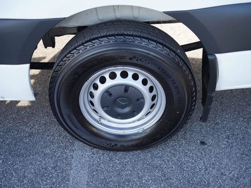 Used 2023 Mercedes-Benz Sprinter 2500 image 27