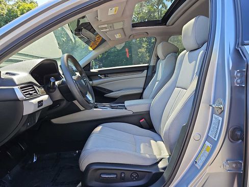 Used 2019 Honda Accord EX image 14