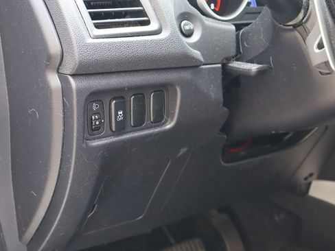 Used 2011 Mitsubishi Outlander Sport SE FWD image 21