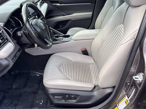 Used 2024 Toyota Camry SE FWD image 19