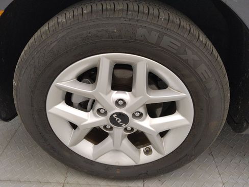 Used 2025 Kia Soul S FWD image 31