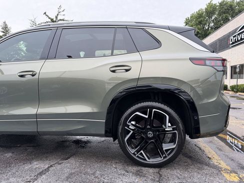 Used 2025 Volkswagen Tiguan SEL R-Line AWD/4WD image 21