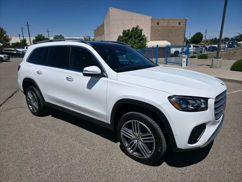 Used 2025 Mercedes-Benz GLS 450 4MATIC image 5
