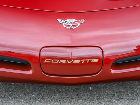 Used 2003 Chevrolet Corvette Coupe w/ Preferred Equipment Group RWD image 57