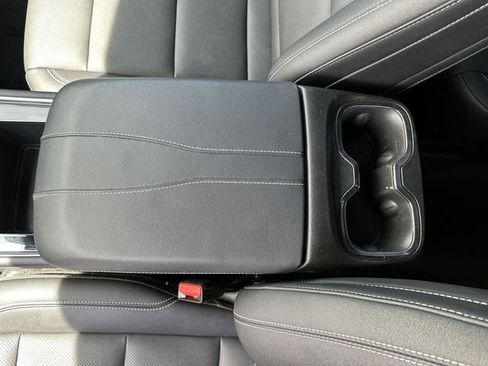 Used 2025 Chevrolet Traverse LT w/ Sun and Wheel Package FWD image 25