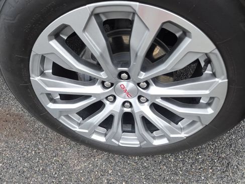 Used 2024 GMC Yukon Denali AWD/4WD image 16
