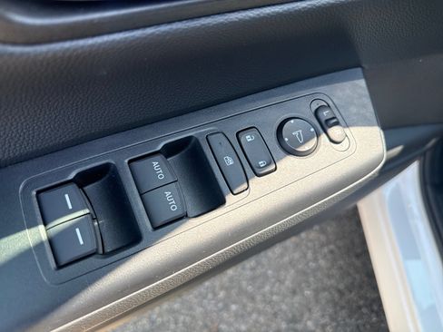 Used 2024 Honda CR-V EX image 18