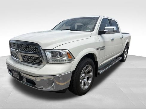 Used 2017 RAM 1500 Laramie w/ Convenience Group AWD/4WD image 4