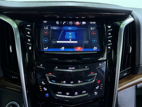 Used 2018 Cadillac Escalade ESV Luxury AWD/4WD image 23