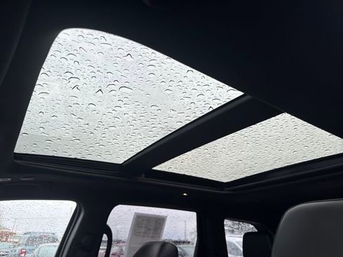 Used 2018 Jeep Grand Cherokee Limited w/ Luxury Group II image 21