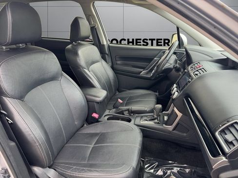 Used 2017 Subaru Forester 2.5i Touring AWD/4WD image 6