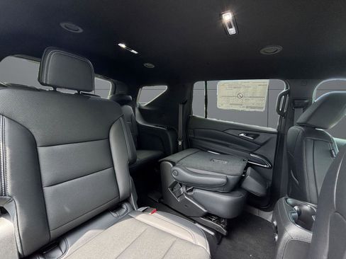 New 2026 Chevrolet Traverse LT w/ Midnight/Sport Edition AWD/4WD image 18