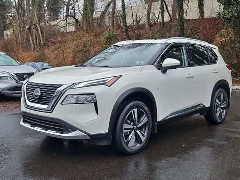 Certified 2022 Nissan Rogue Platinum w/ Head-Up Display Package image 3