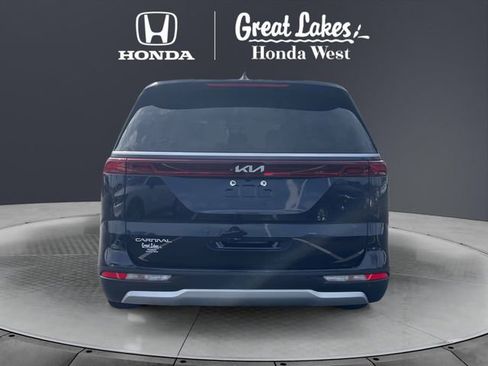 Used 2024 Kia Carnival LX FWD image 4