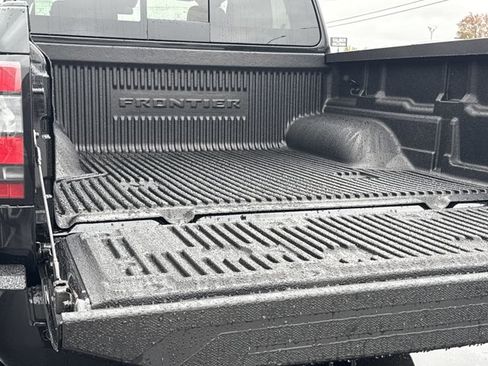 New 2026 Nissan Frontier SV image 9