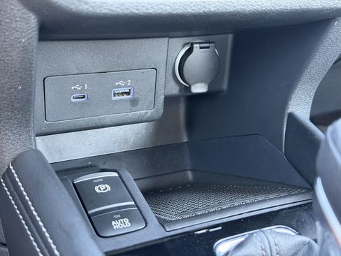 Used 2023 Nissan Kicks SV FWD image 13