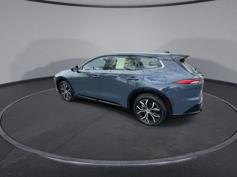 Used 2025 Toyota Crown Signia XLE image 10