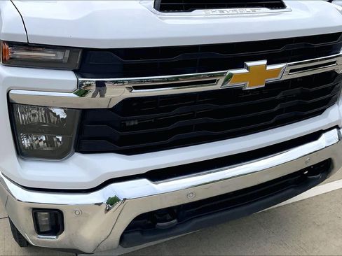 Used 2025 Chevrolet Silverado 2500 LT w/ Safety Package AWD/4WD image 31