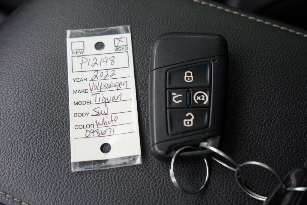 Used 2022 Volkswagen Tiguan SE AWD/4WD image 33