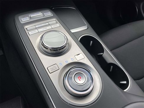 Certified 2024 Genesis GV70 3.5T Sport image 31