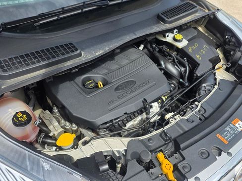 Used 2017 Ford Escape SE FWD image 29