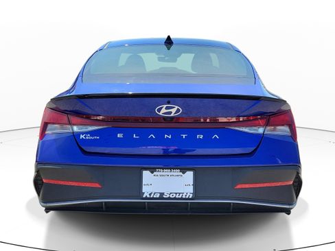 Used 2025 Hyundai Elantra Sport image 5