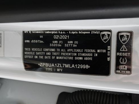 Used 2021 Lamborghini Urus Graphite Capsule image 36