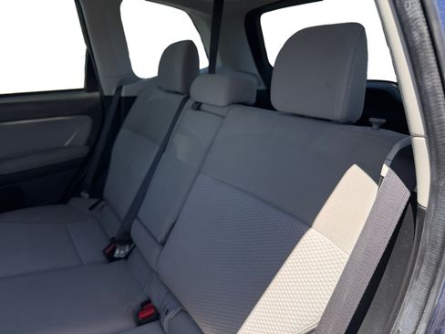 Used 2016 Subaru Forester 2.5i Premium w/ All-Weather Package AWD/4WD image 16