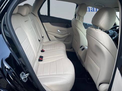 Used 2022 Mercedes-Benz GLC 300 4MATIC image 19